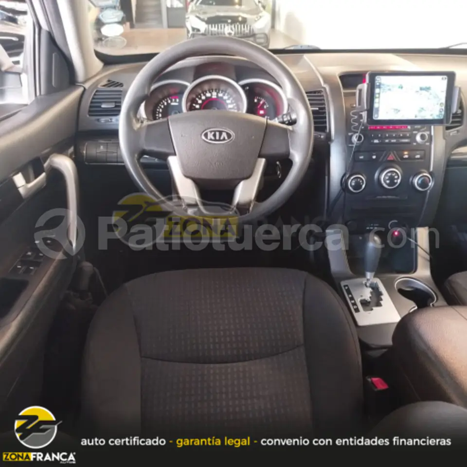 Foto 10 de Kia SORENTO GLS