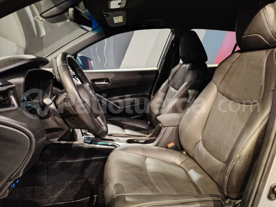 Foto 7 de Toyota Corolla Cross Mid