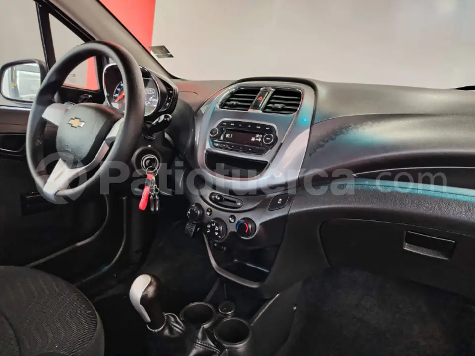 Foto 14 de Chevrolet SPARK GT LS