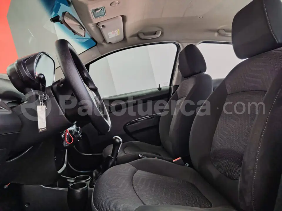 Foto 23 de Chevrolet SPARK GT LS