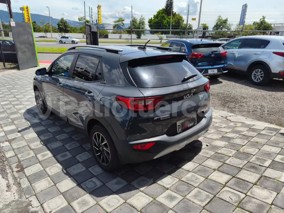 Foto 6 de Kia Stonic LX