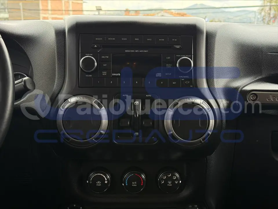 Foto 9 de Jeep Wrangler Unlimited Sport