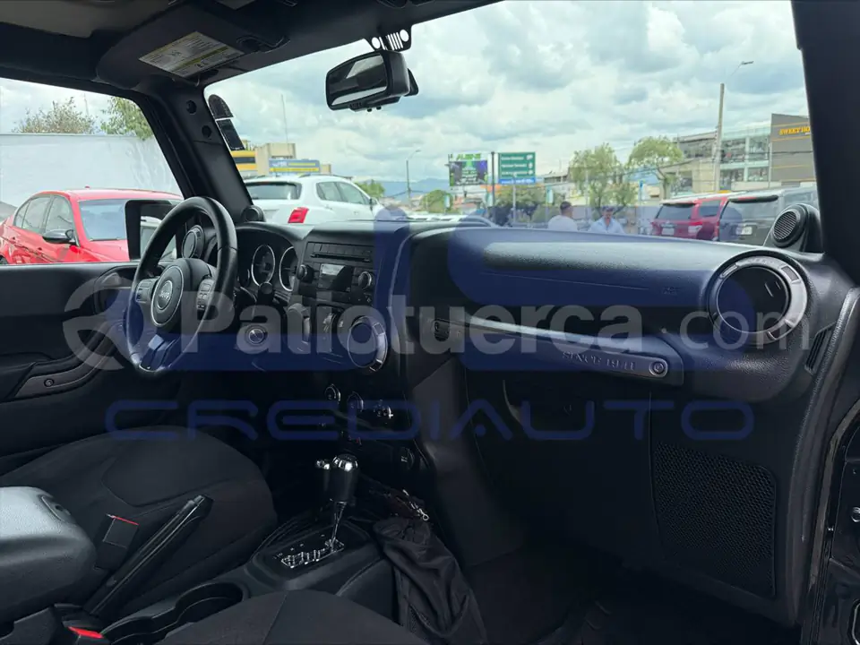 Foto 14 de Jeep Wrangler Unlimited Sport