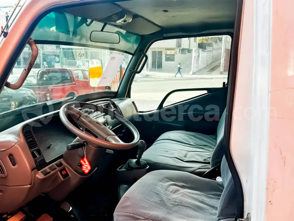 Foto 7 de Mitsubishi Canter