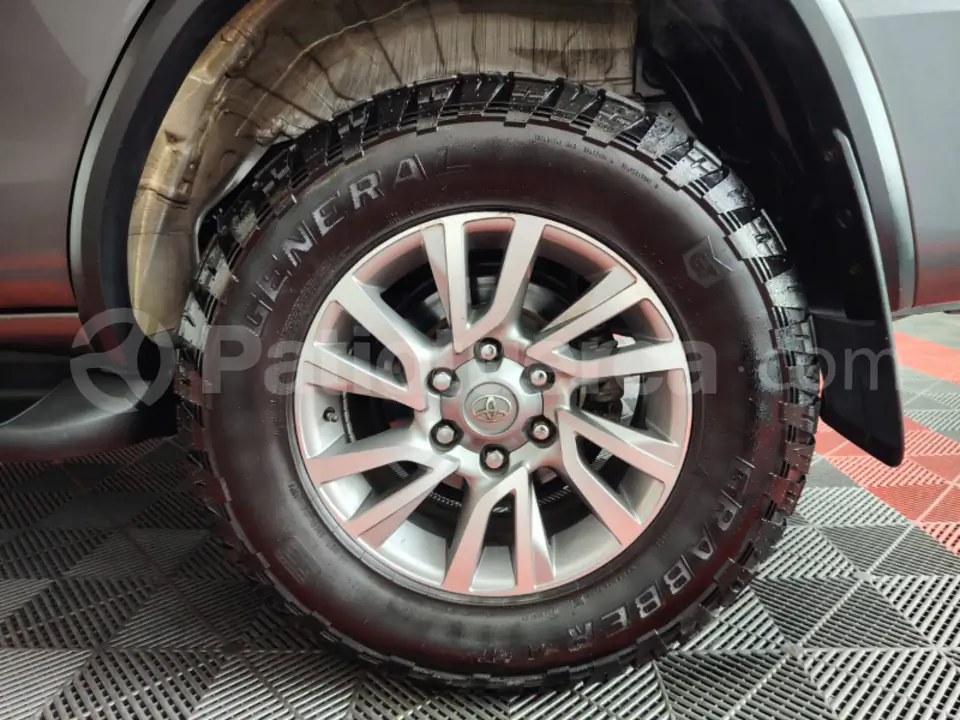Foto 13 de Toyota Fortuner 2.7