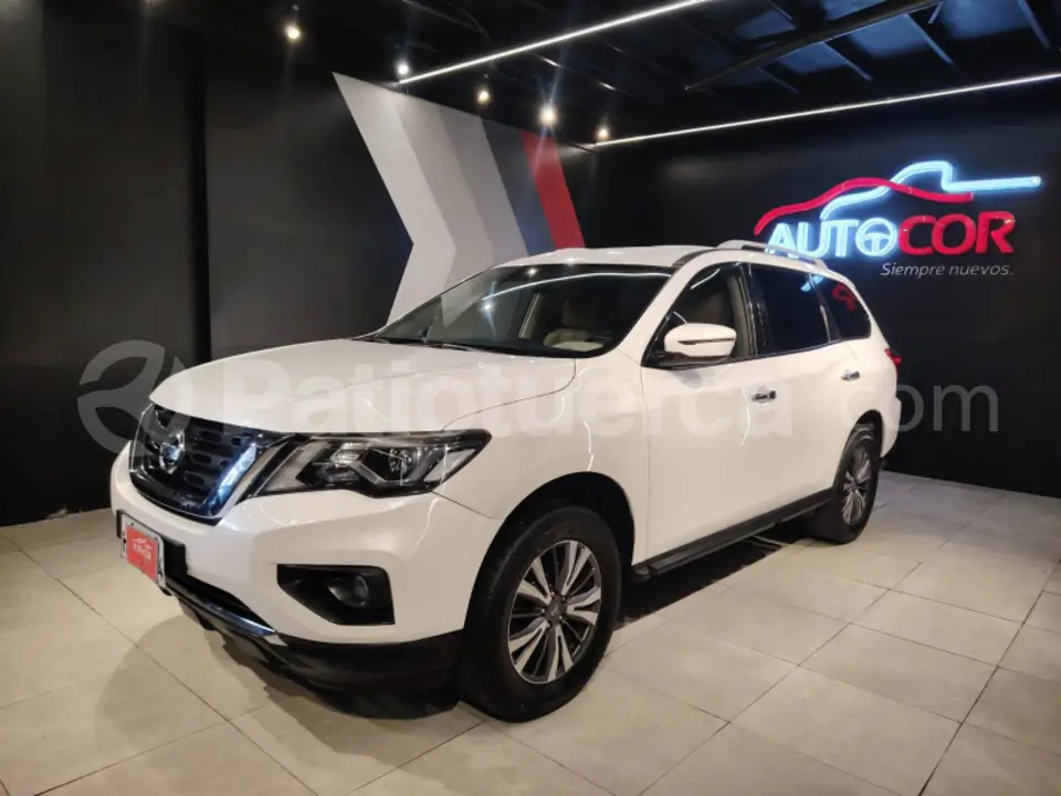 Foto 1 de Nissan Pathfinder Advance