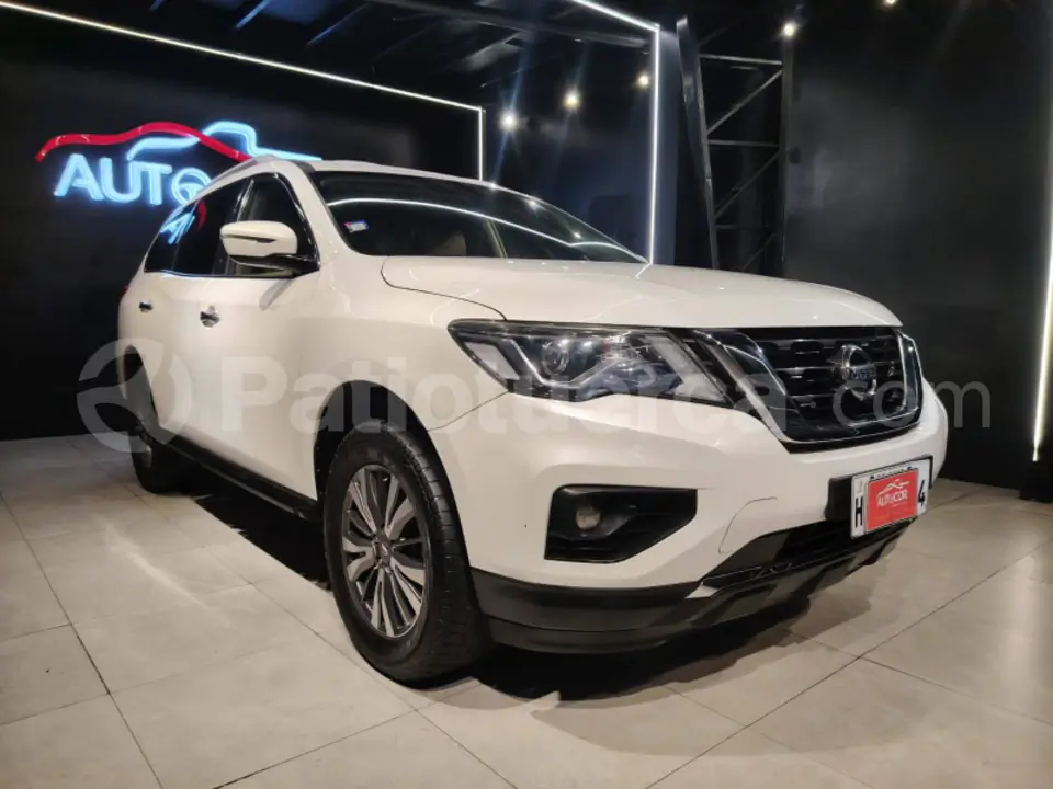 Foto 3 de Nissan Pathfinder Advance