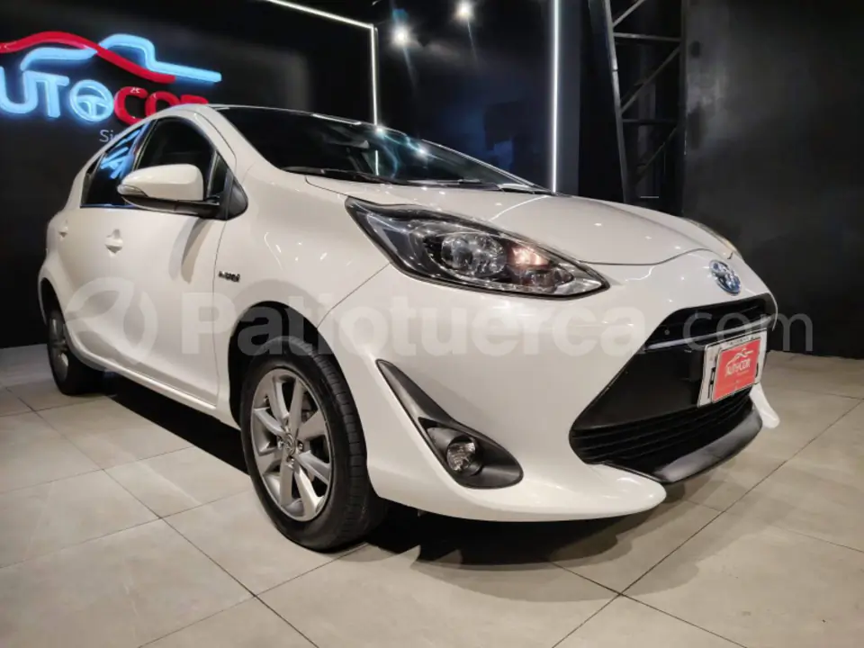 Foto 2 de Toyota Prius C Sport