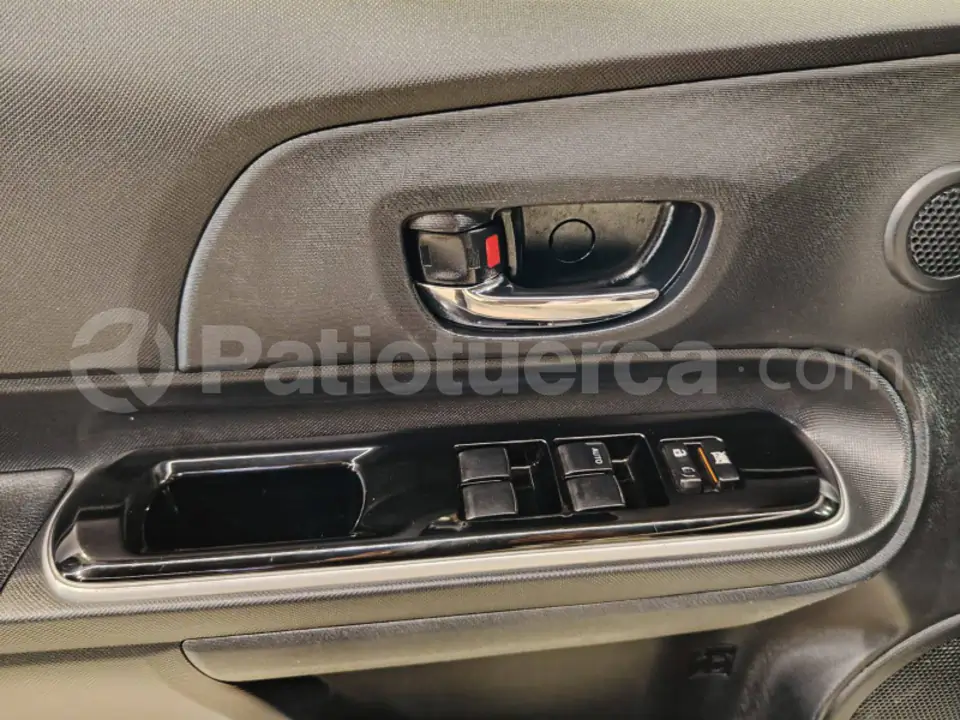 Foto 9 de Toyota Prius C Sport