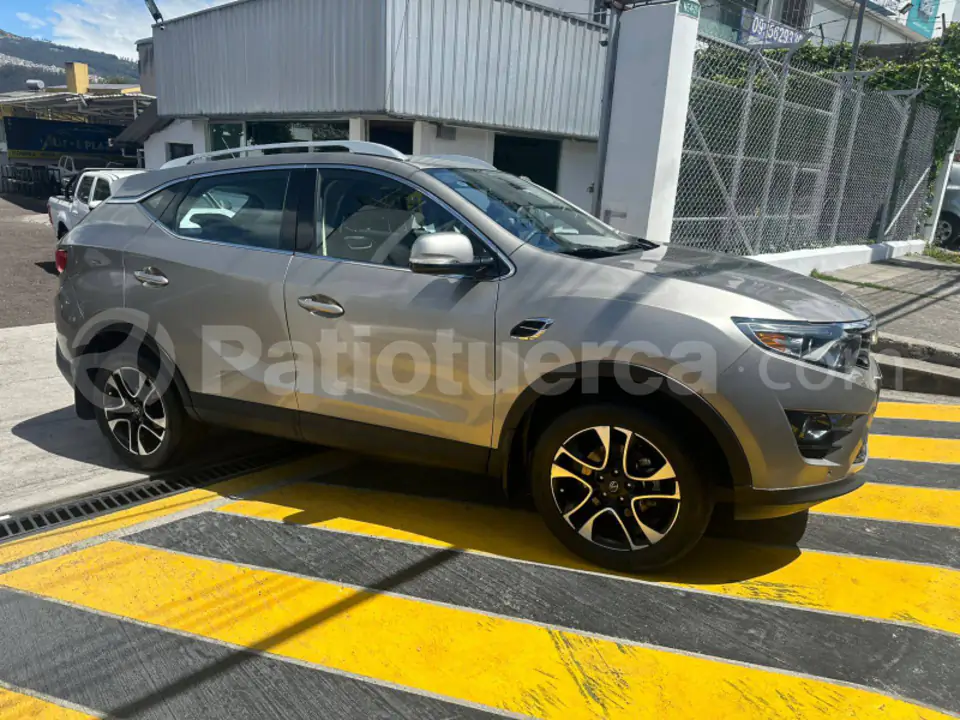 Foto 3 de Soueast DX7