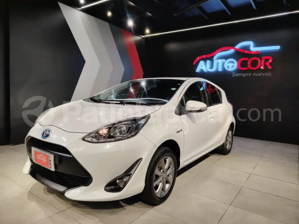 Foto 1 de Toyota Prius C Sport