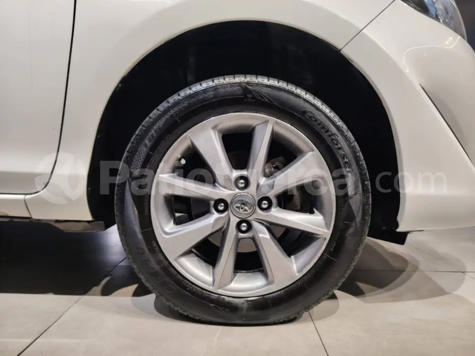 Foto 25 de Toyota Prius C Sport