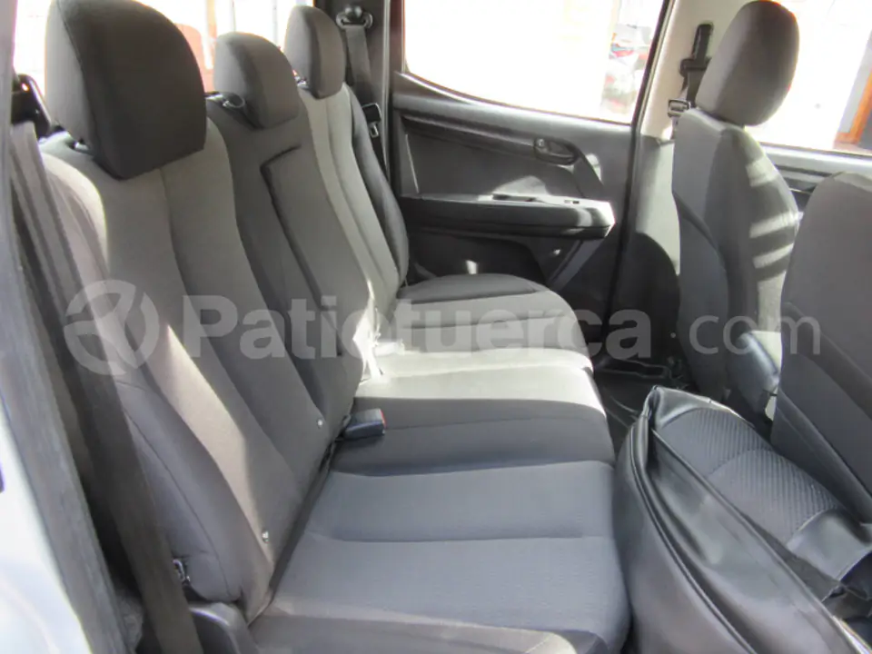 Foto 6 de Chevrolet D-MAX CRDI 2.5 CD 4X2 TM DIESEL