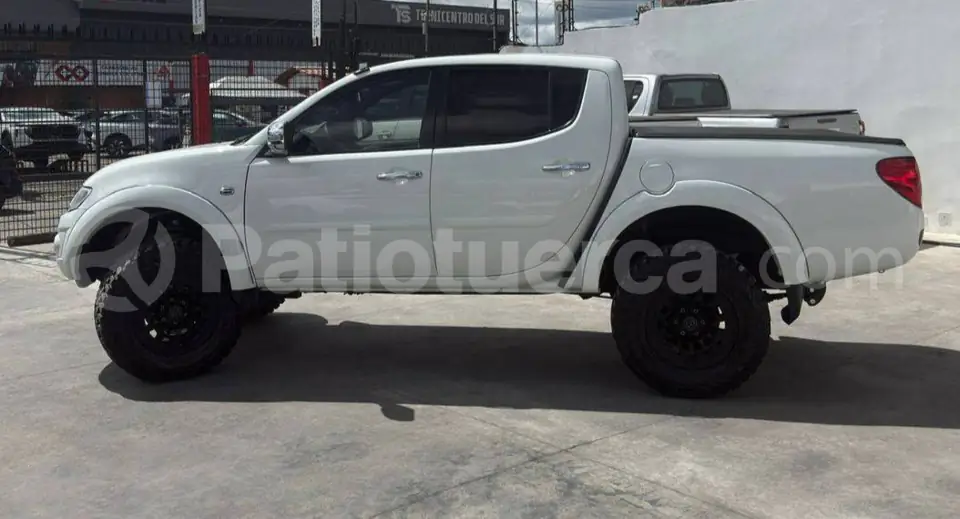 Foto 2 de Mitsubishi Sportero L200 Limited