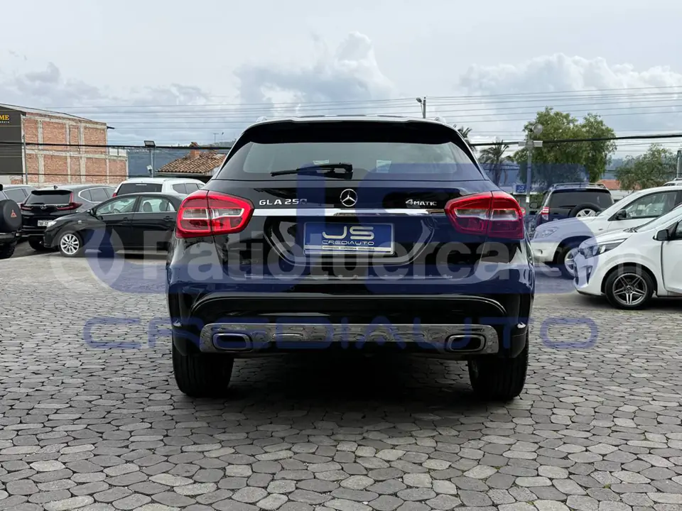 Foto 4 de Mercedes Benz GLA 250 4 MATIC