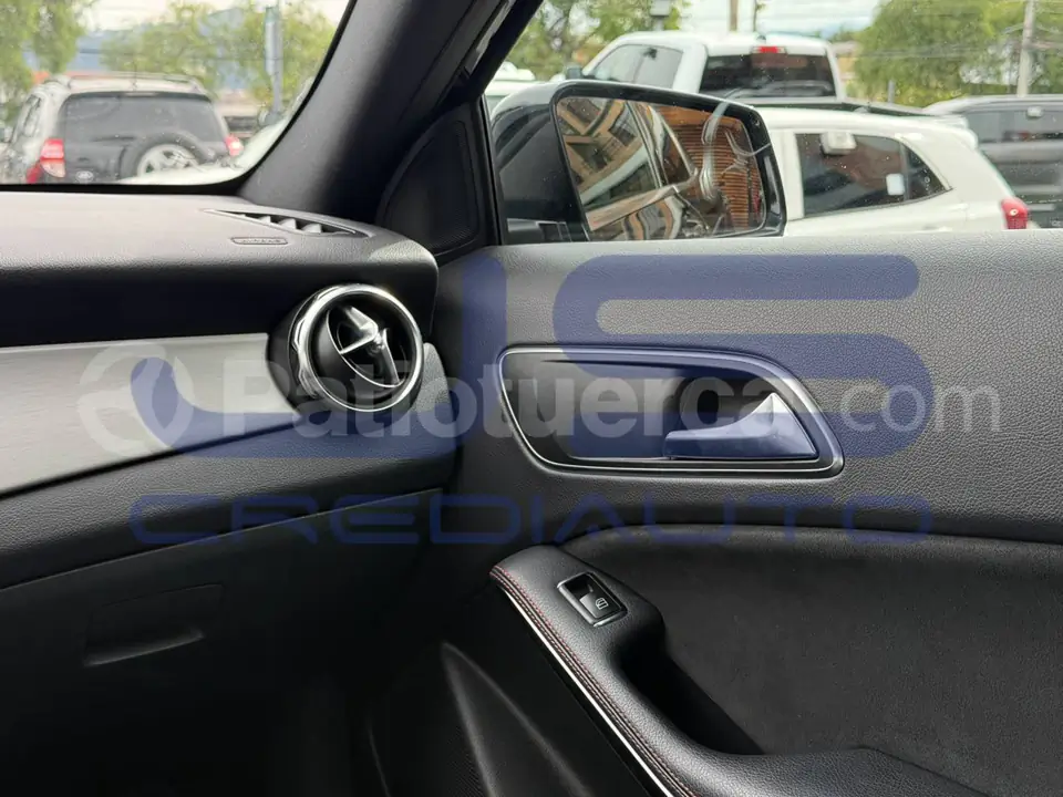 Foto 13 de Mercedes Benz GLA 250 4 MATIC