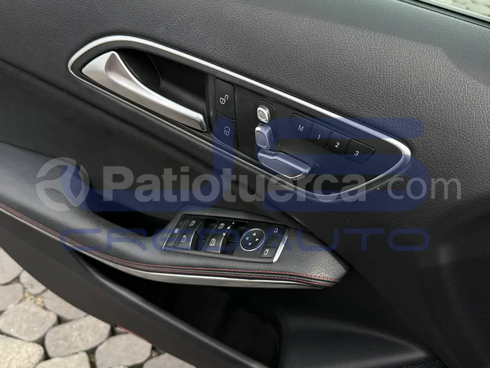 Foto 14 de Mercedes Benz GLA 250 4 MATIC