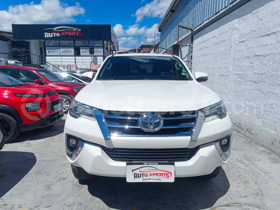 Foto 2 de Toyota Fortuner 4.0
