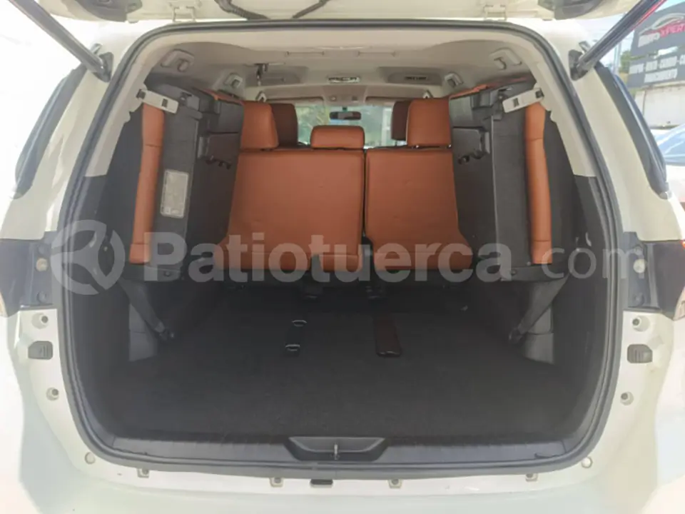 Foto 8 de Toyota Fortuner 4.0