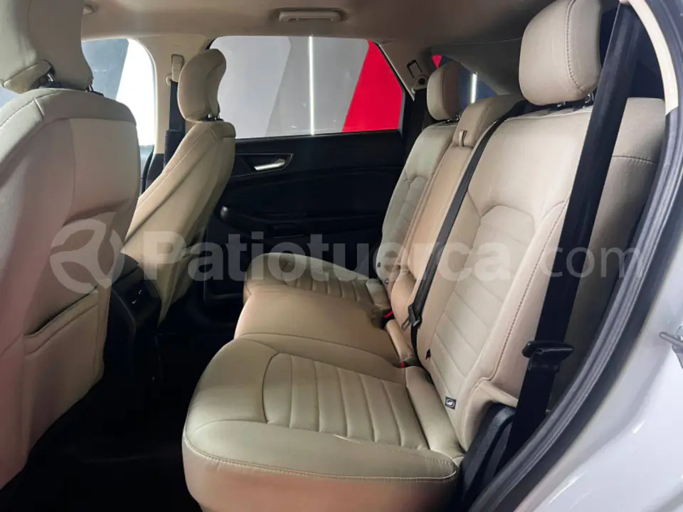 Foto 7 de Ford Edge