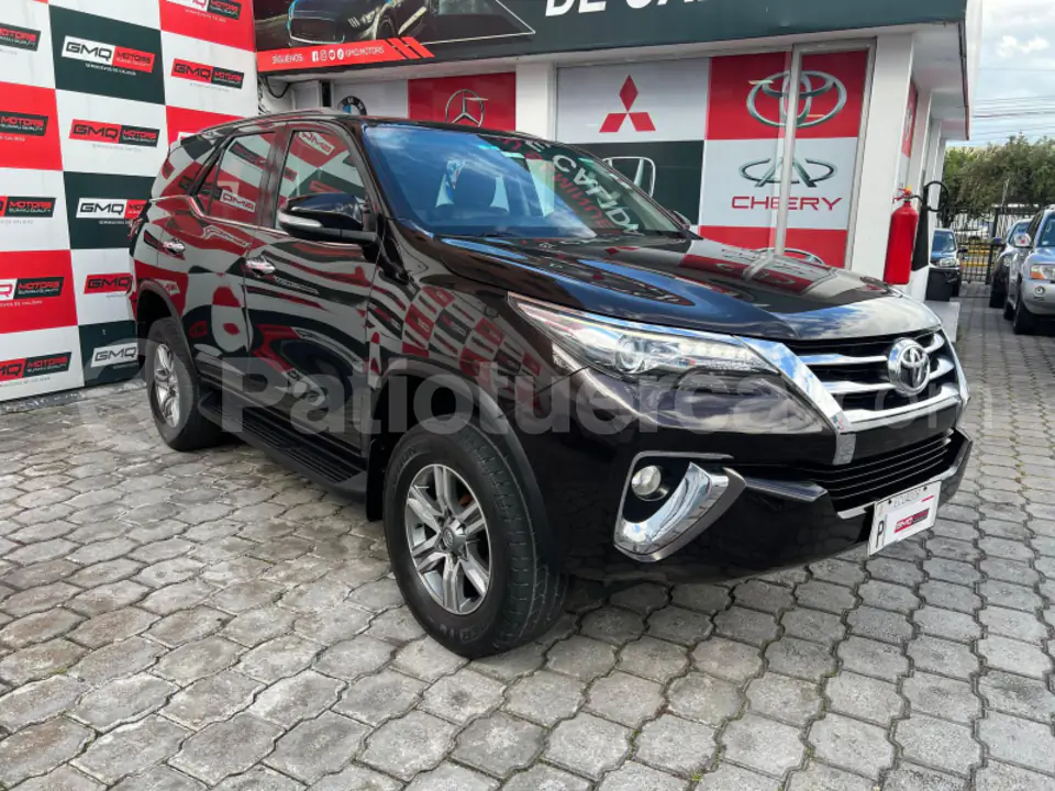 Foto 3 de Toyota Fortuner 4.0