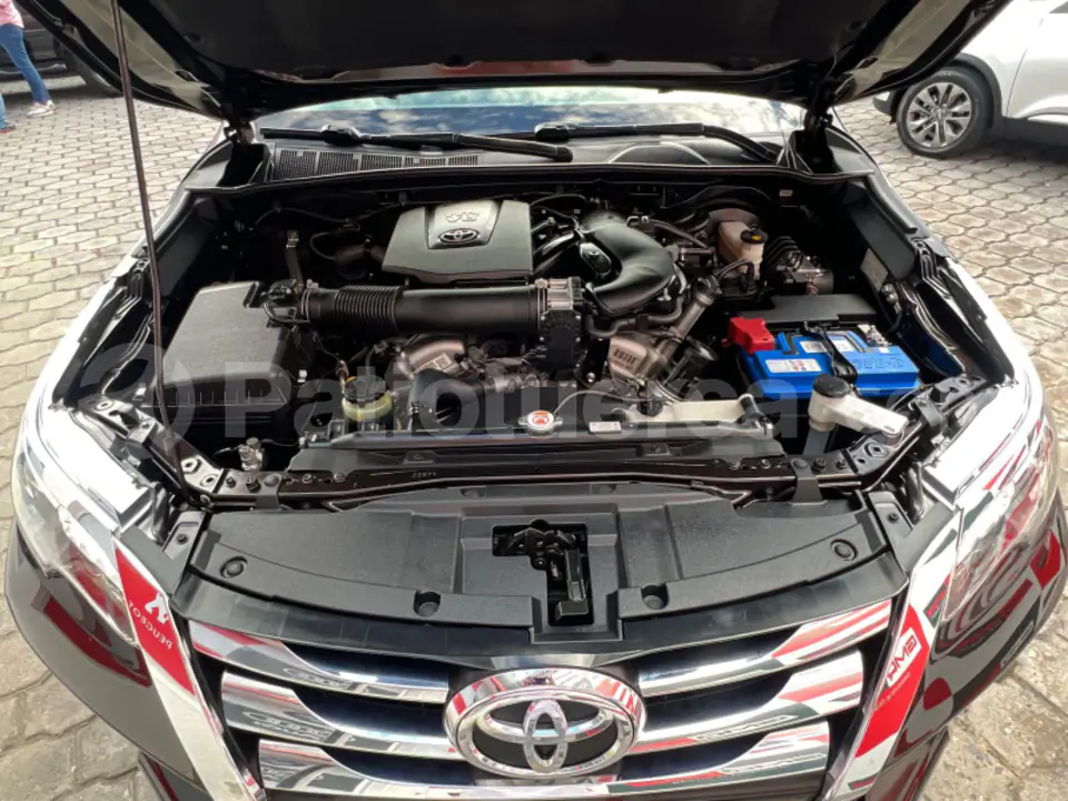 Foto 4 de Toyota Fortuner 4.0