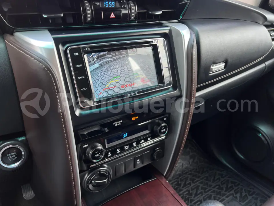 Foto 5 de Toyota Fortuner 4.0