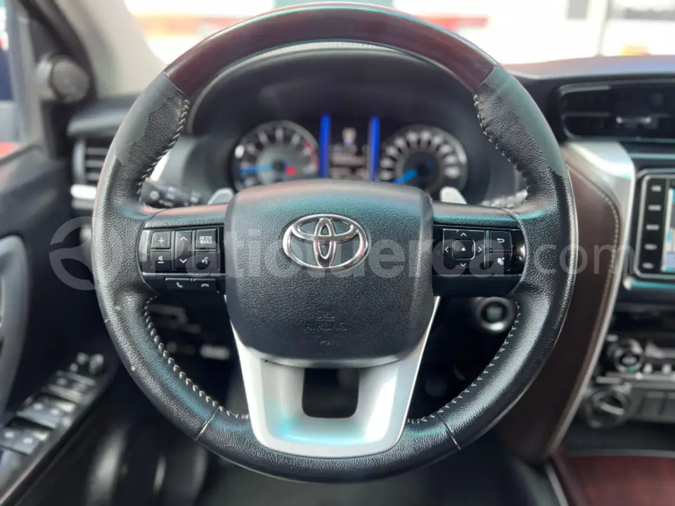 Foto 8 de Toyota Fortuner 4.0