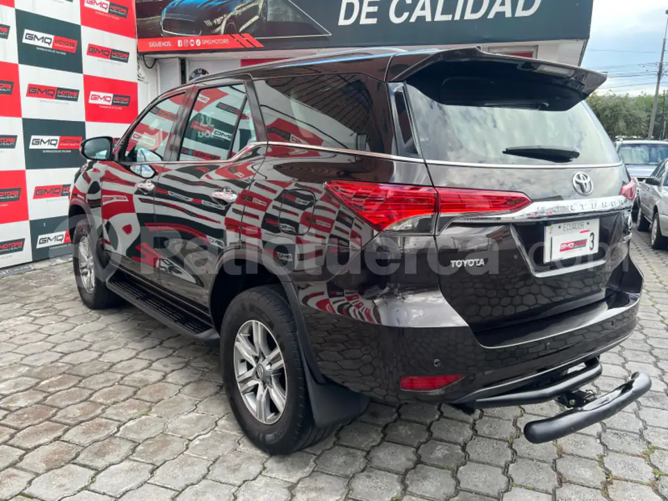 Foto 14 de Toyota Fortuner 4.0