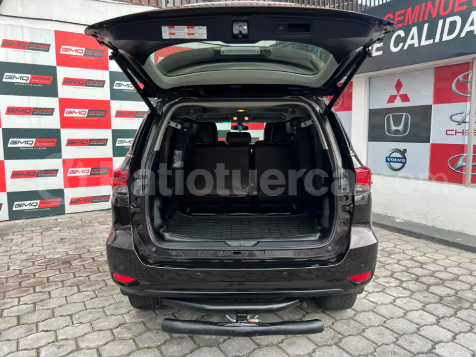 Foto 17 de Toyota Fortuner 4.0