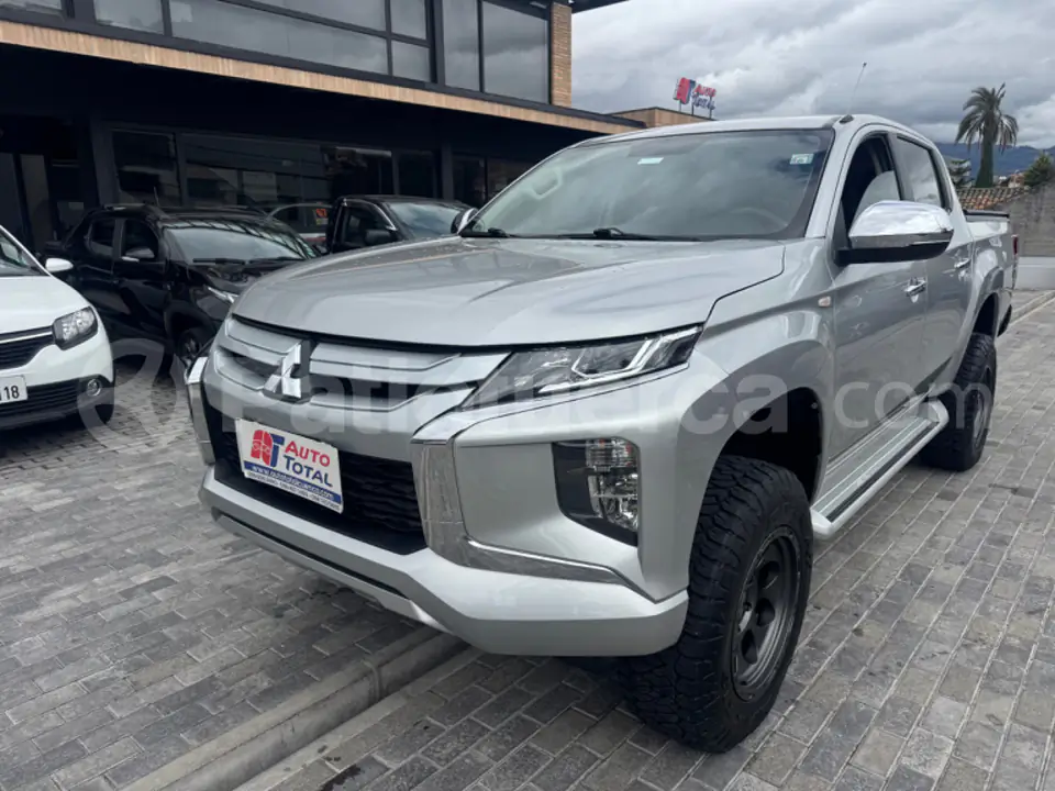Foto 1 de Mitsubishi L200 HIRIDER
