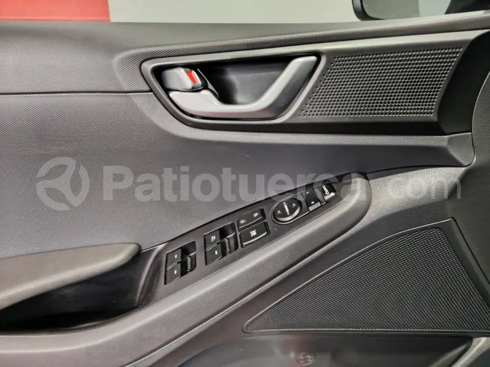 Foto 23 de Hyundai Ioniq Hybrid
