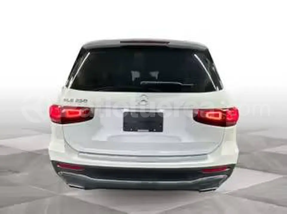 Foto 4 de Mercedes Benz GLB250