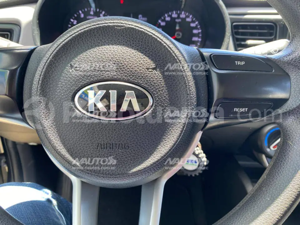 Foto 9 de Kia Rio LX AC