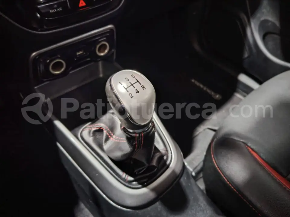 Foto 22 de Changan CS 15