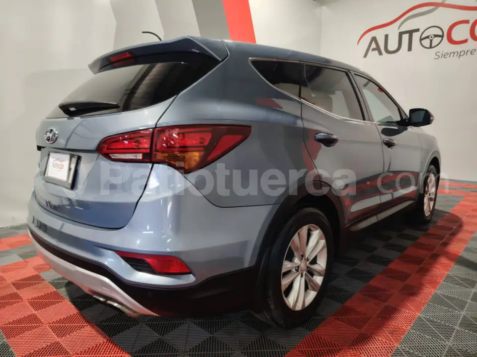 Foto 10 de Hyundai Santa Fe 4x2