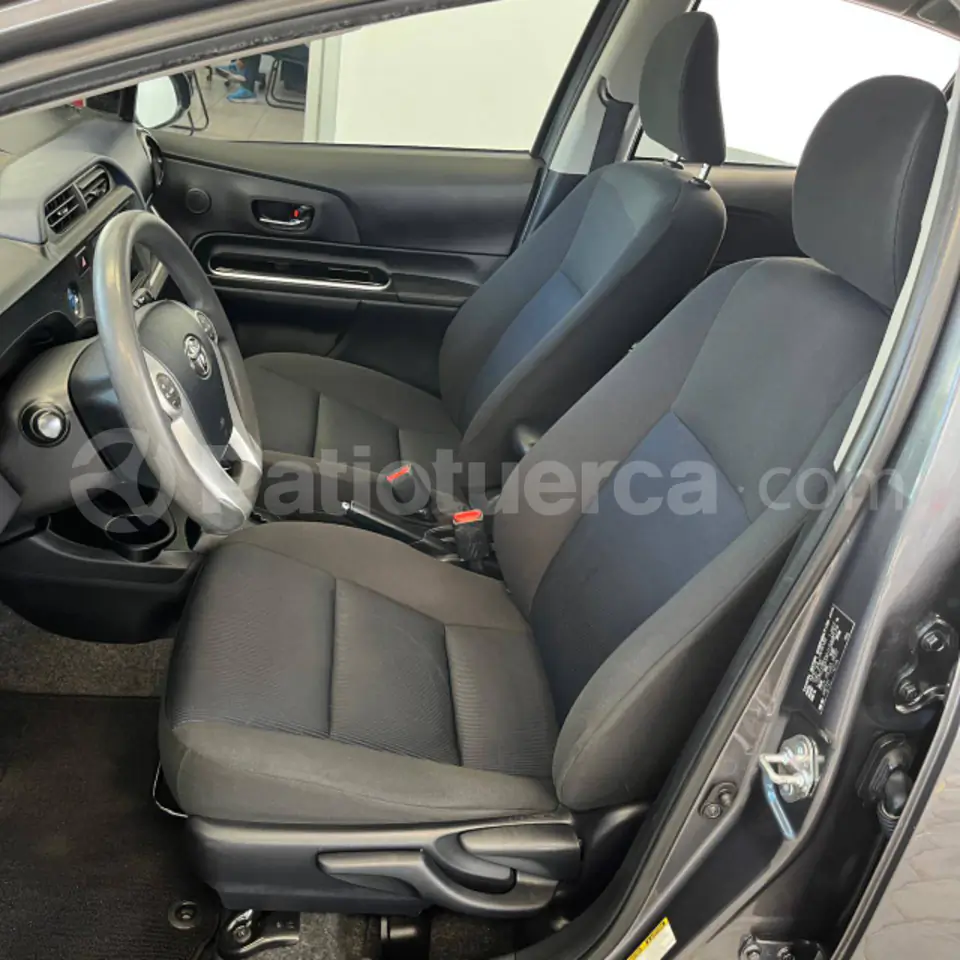 Foto 11 de Toyota Prius C Sport