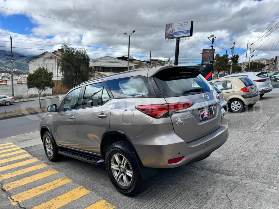 Foto 6 de Toyota New Fortuner