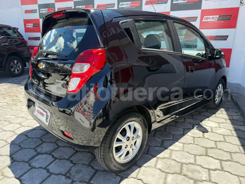 Foto 11 de Chevrolet Spark GT LTZ
