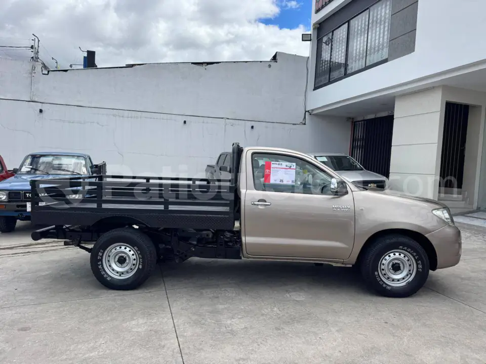 Foto 1 de Toyota EKT HILUX 4X2 CS
