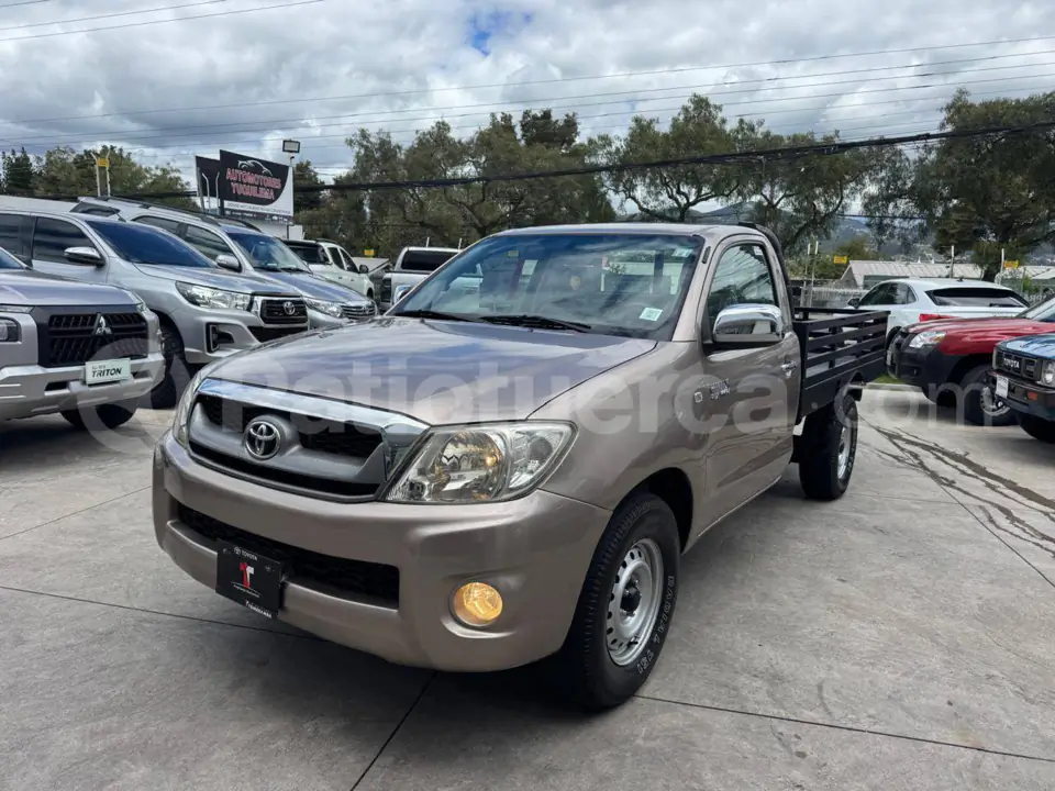 Foto 2 de Toyota EKT HILUX 4X2 CS