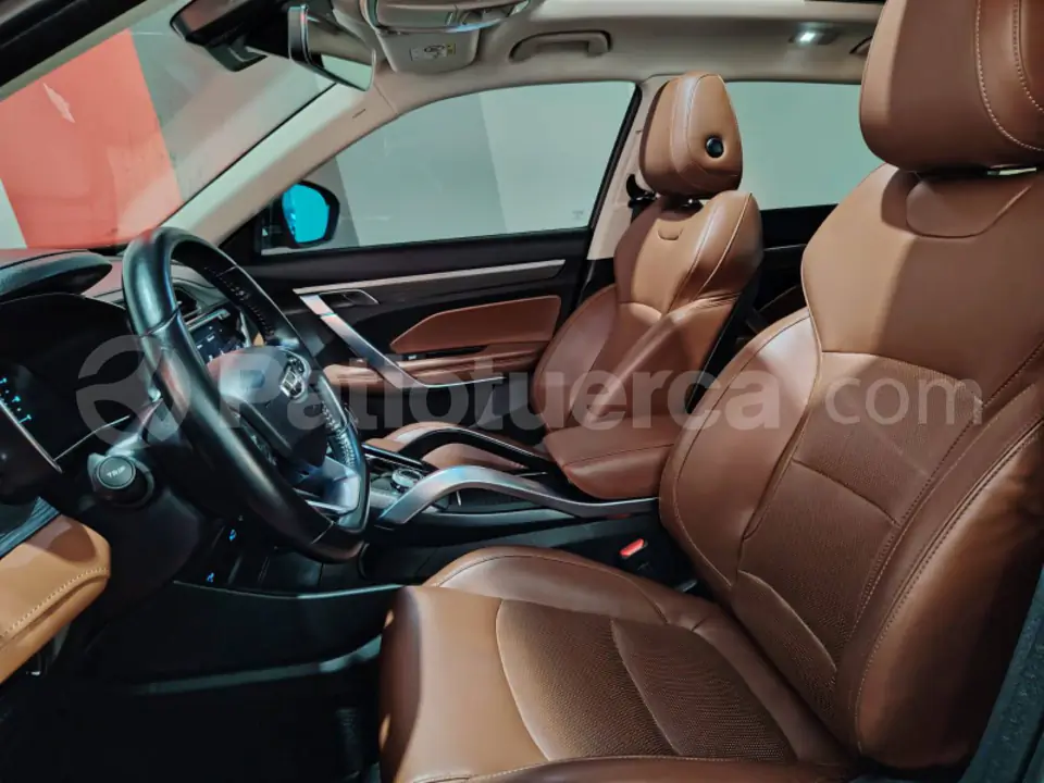 Foto 13 de Geely Azkarra