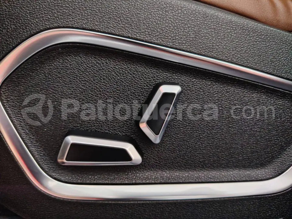 Foto 18 de Geely Azkarra