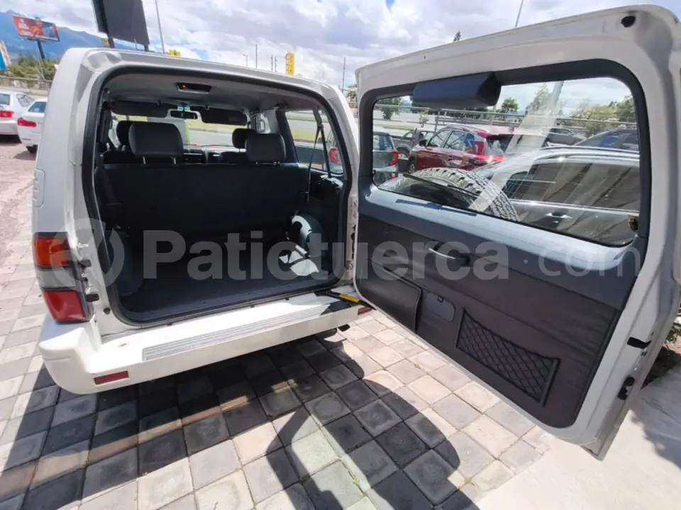 Foto 7 de Toyota Land Cruiser Prado GX
