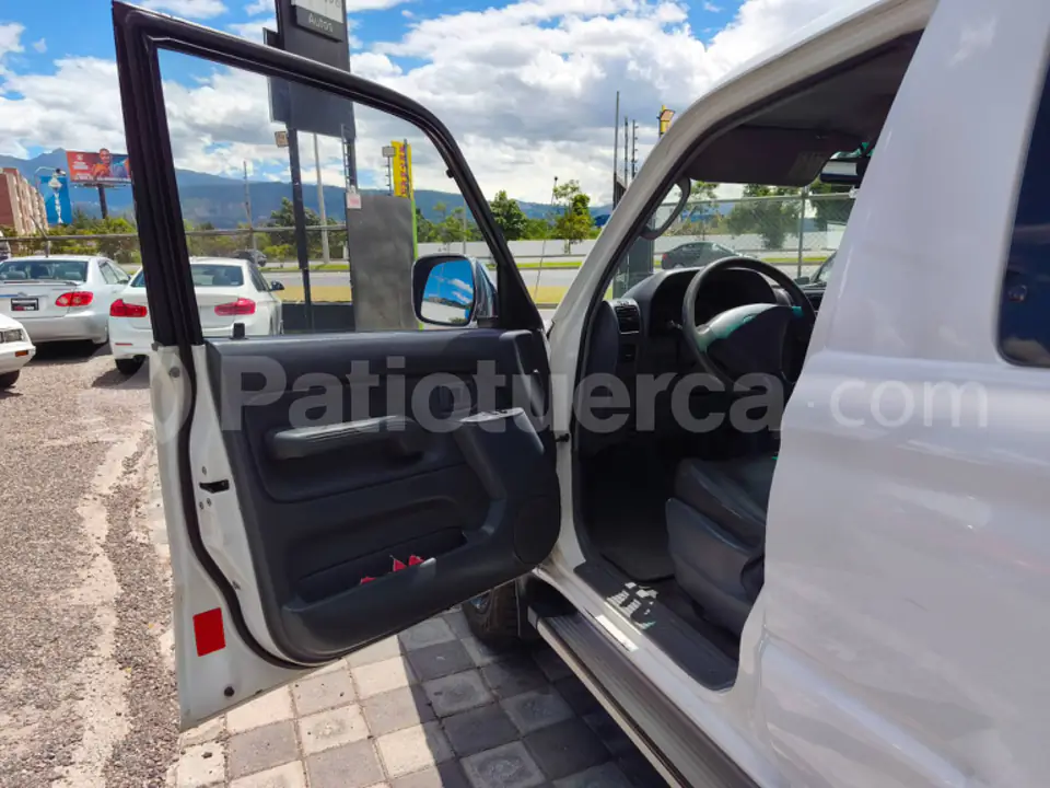 Foto 9 de Toyota Land Cruiser Prado GX
