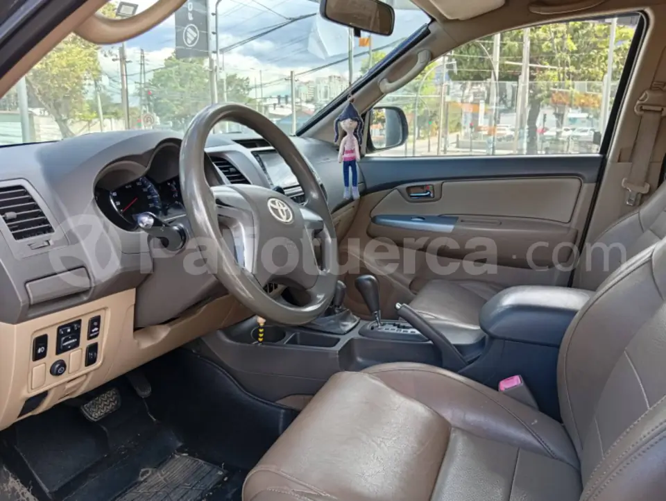 Foto 7 de Toyota Fortuner 2.7