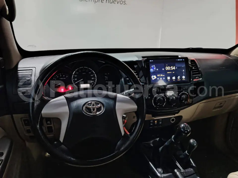 Foto 19 de Toyota Fortuner 2.7