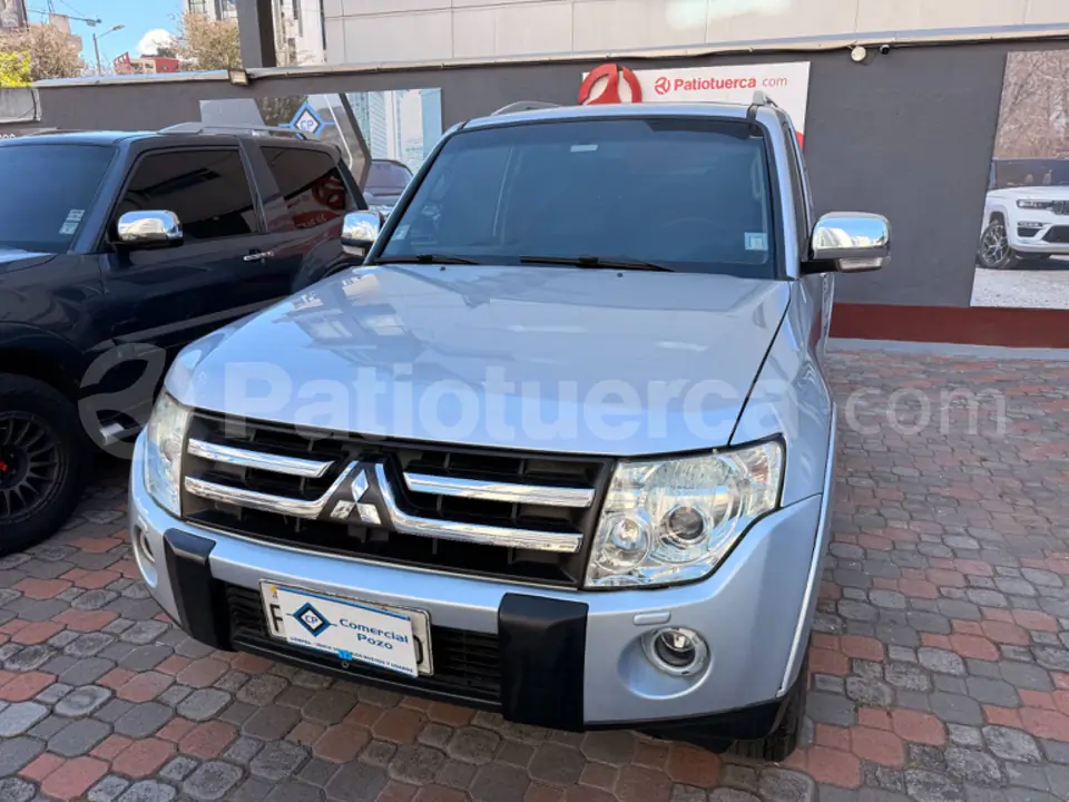 Foto 2 de Mitsubishi Montero Blister
