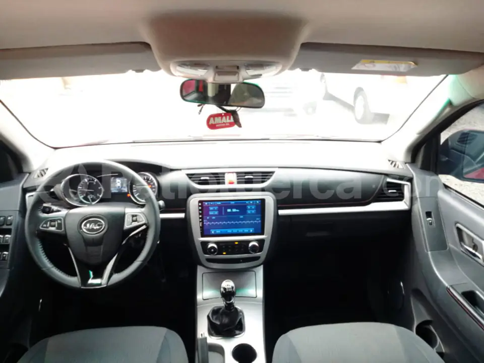 Foto 3 de JAC T8
