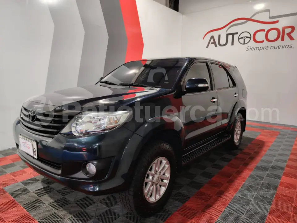 Foto 1 de Toyota Fortuner 2.7